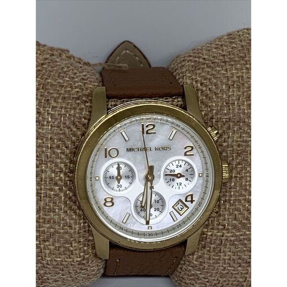 Michael Kors Runway MK5305 Women's Brown Leather Analog Dial Quartz Watch WFH180 - Picture 2 of 11